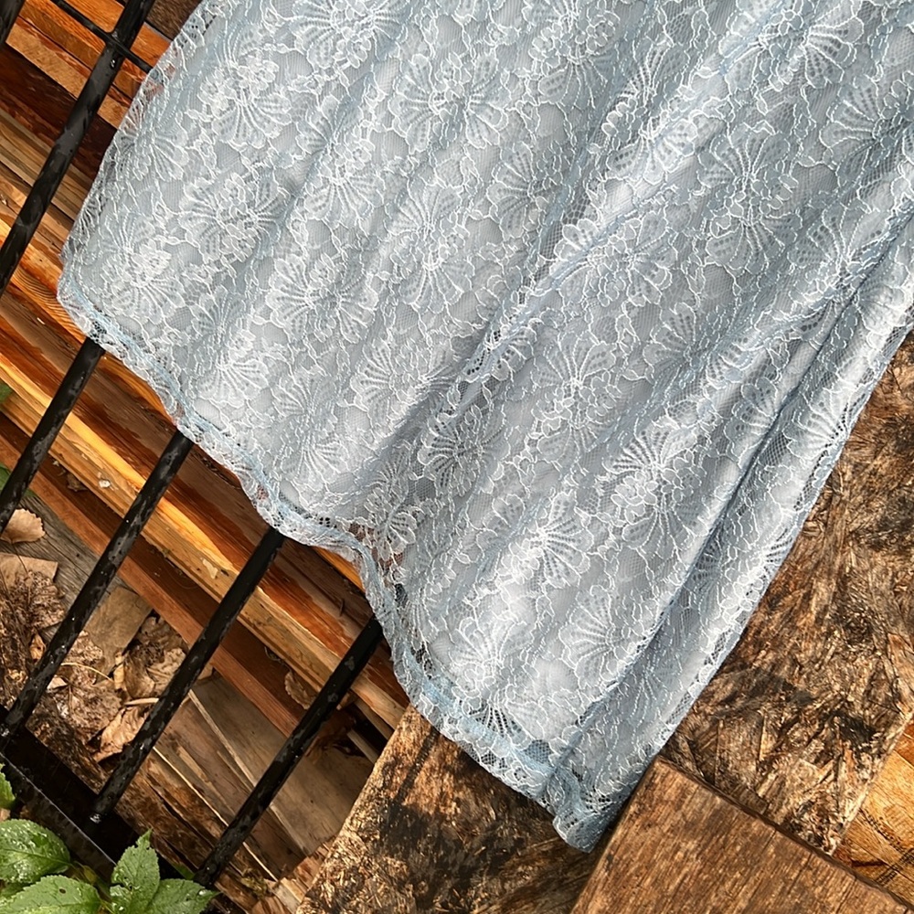 LULUS lace maxi dress - Picture 5 of 10